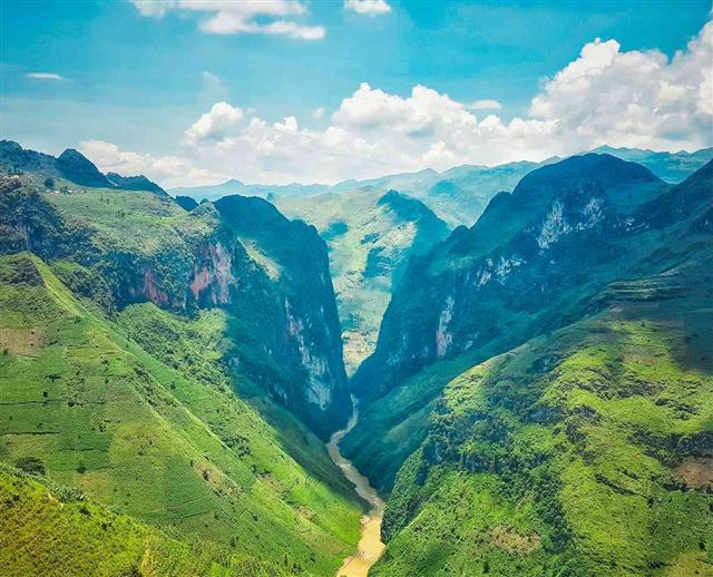 TOUR HÀ GIANG - SÔNG NHO QUẾ 2N3Đ 